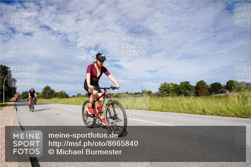 31.08.2025 - Elbe Triathlon Hamburg Michael Burmester http://msf.ph/oto/8665840 31.08.2025 10:20:36 Radfahren 508, 920, 1090 meine-sportfotos.de