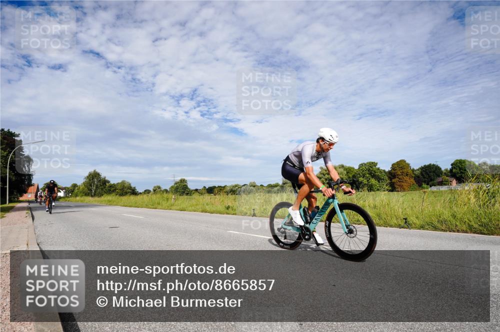 31.08.2025 - Elbe Triathlon Hamburg Michael Burmester http://msf.ph/oto/8665857 31.08.2025 10:20:50 Radfahren 419, 564, 588, 880, 931, 947, 968, 1012, 1023, 1078, 1100 meine-sportfotos.de
