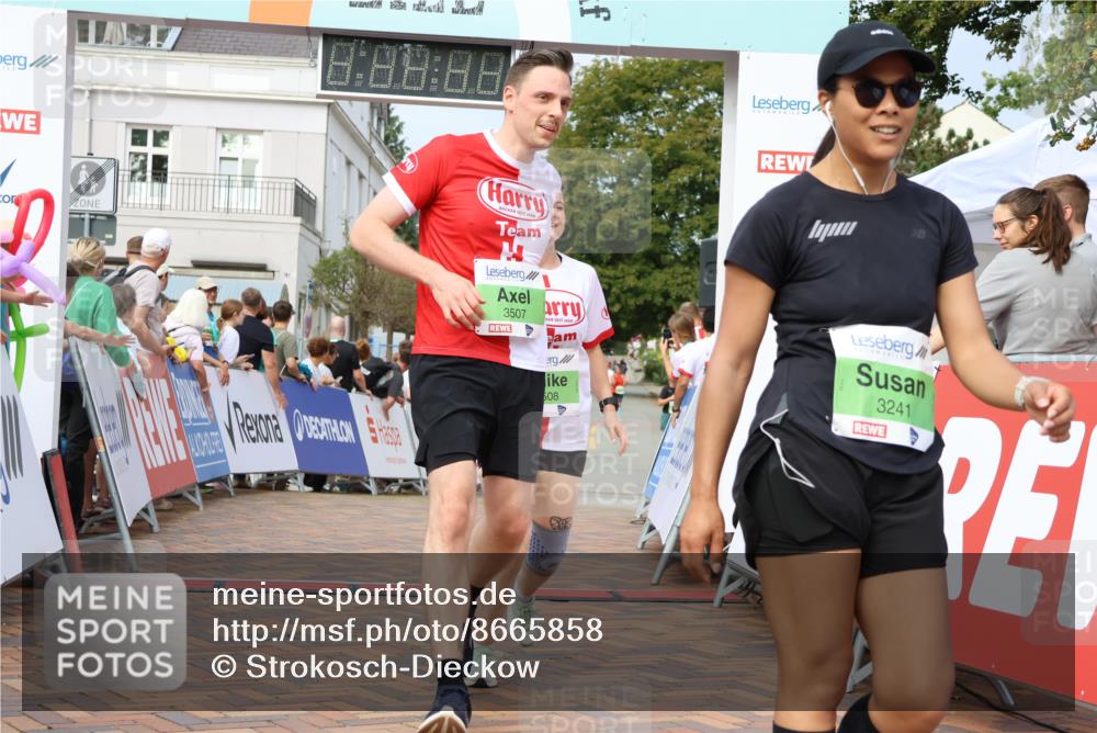 31.08.2025 - 21. Blankeneser Heldenlauf Strokosch-Dieckow http://msf.ph/oto/8665858 31.08.2025 11:17:47 Ziel 3241, 3279, 3508, 3507 meine-sportfotos.de