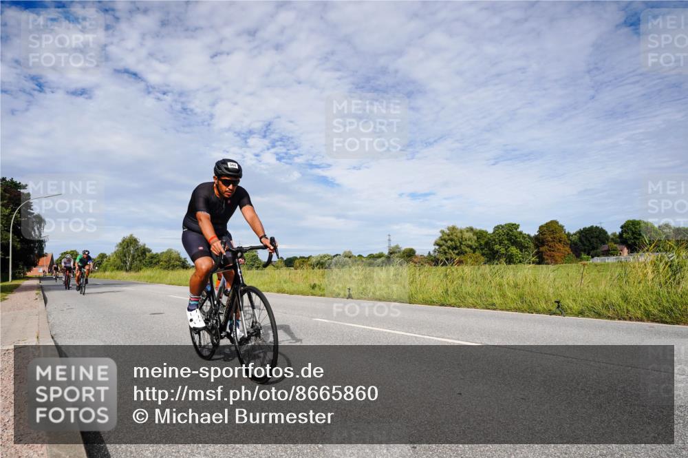 31.08.2025 - Elbe Triathlon Hamburg Michael Burmester http://msf.ph/oto/8665860 31.08.2025 10:20:52 Radfahren 419, 564, 880, 931, 947, 1012 meine-sportfotos.de