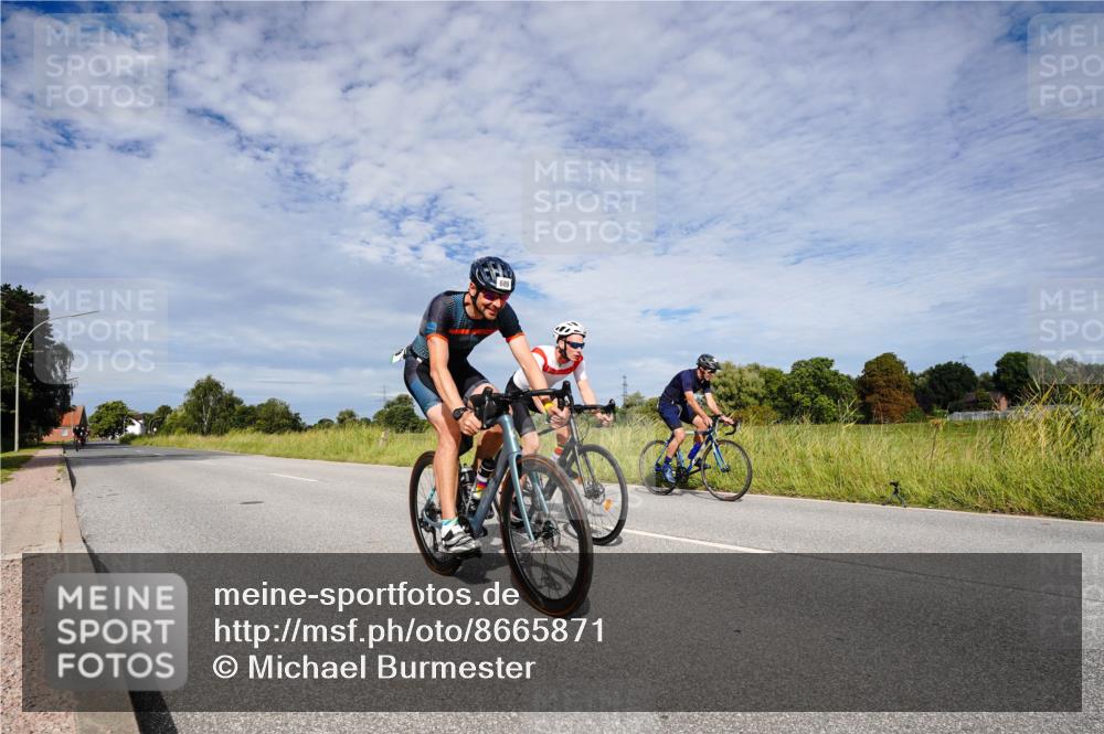 31.08.2025 - Elbe Triathlon Hamburg Michael Burmester http://msf.ph/oto/8665871 31.08.2025 10:21:04 Radfahren 634, 689, 892, 902, 1064 meine-sportfotos.de