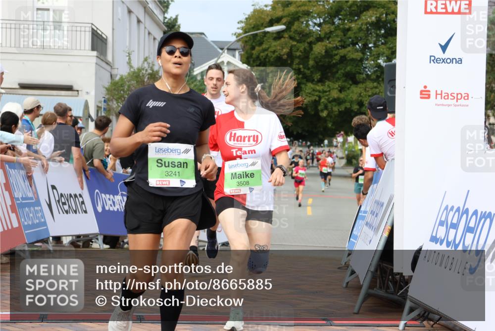 31.08.2025 - 21. Blankeneser Heldenlauf Strokosch-Dieckow http://msf.ph/oto/8665885 31.08.2025 11:17:45 Ziel 3241, 3279, 3508, 3507 meine-sportfotos.de
