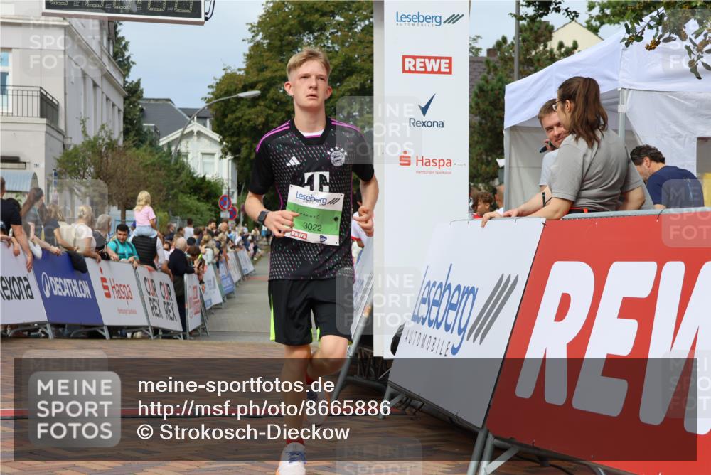 31.08.2025 - 21. Blankeneser Heldenlauf Strokosch-Dieckow http://msf.ph/oto/8665886 31.08.2025 10:59:07 Ziel 3295, 3426, 3022 meine-sportfotos.de