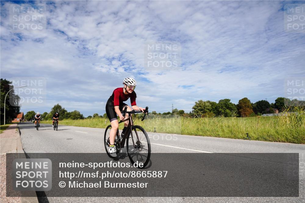31.08.2025 - Elbe Triathlon Hamburg Michael Burmester http://msf.ph/oto/8665887 31.08.2025 10:21:25 Radfahren 687, 744, 790, 822, 1034 meine-sportfotos.de
