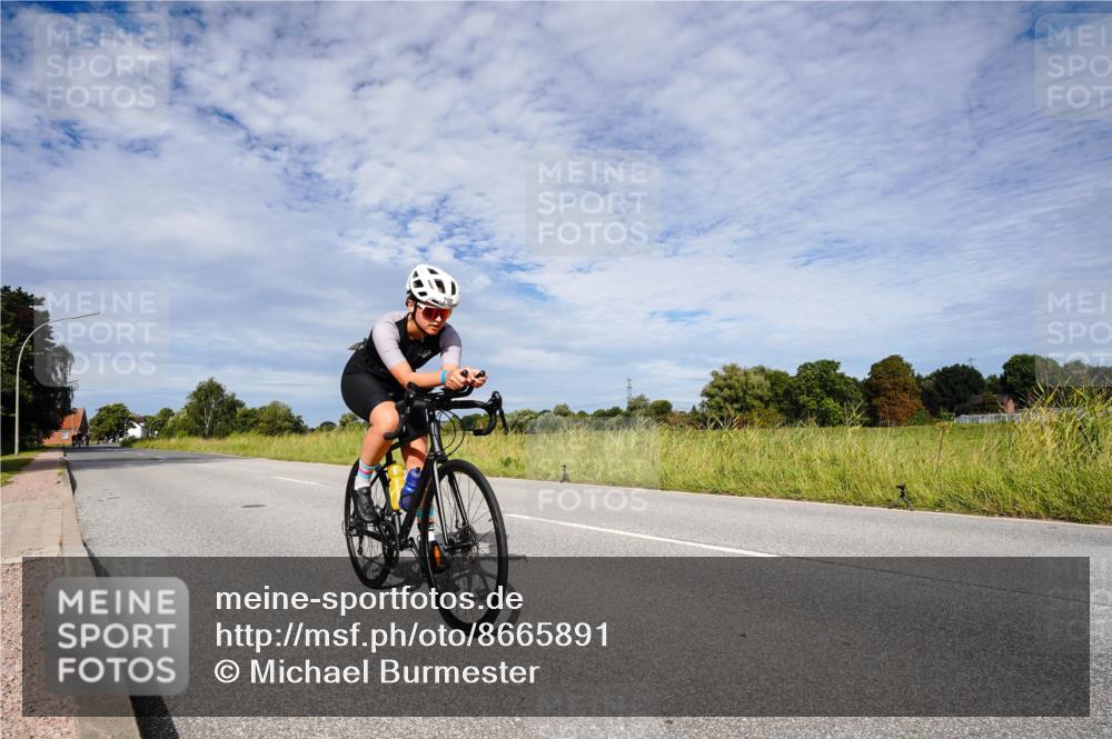 31.08.2025 - Elbe Triathlon Hamburg Michael Burmester http://msf.ph/oto/8665891 31.08.2025 10:21:27 Radfahren 687, 744, 790, 822, 960 meine-sportfotos.de