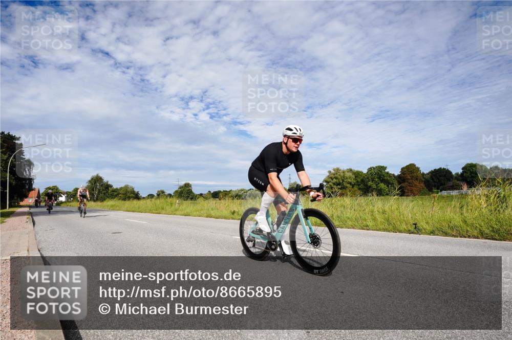 31.08.2025 - Elbe Triathlon Hamburg Michael Burmester http://msf.ph/oto/8665895 31.08.2025 10:21:35 Radfahren 736, 766, 907, 933, 957, 960, 986 meine-sportfotos.de