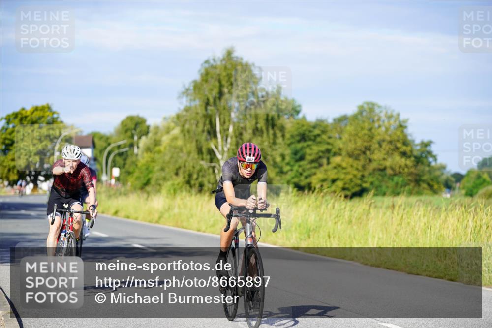 31.08.2025 - Elbe Triathlon Hamburg Michael Burmester http://msf.ph/oto/8665897 31.08.2025 09:33:01 Radfahren 184, 310, 381, 495, 502 meine-sportfotos.de