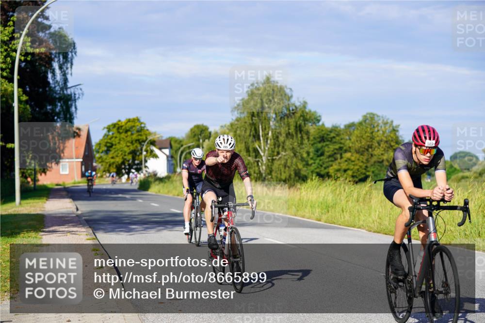 31.08.2025 - Elbe Triathlon Hamburg Michael Burmester http://msf.ph/oto/8665899 31.08.2025 09:33:02 Radfahren 184, 381, 495, 502 meine-sportfotos.de