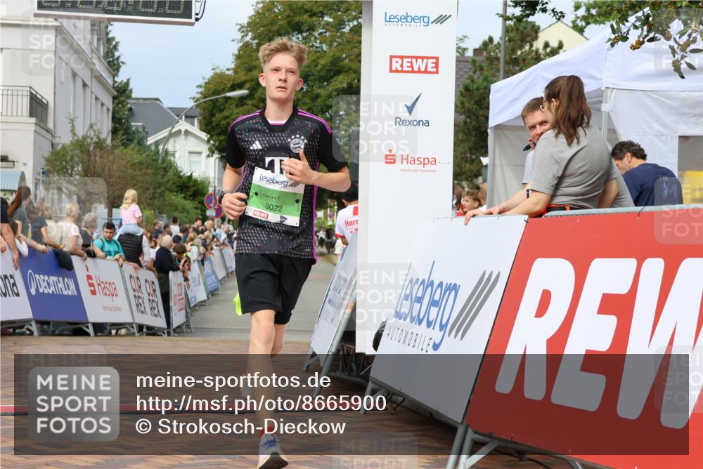 31.08.2025 - 21. Blankeneser Heldenlauf Strokosch-Dieckow http://msf.ph/oto/8665900 31.08.2025 10:59:07 Ziel 3295, 3426, 3022 meine-sportfotos.de