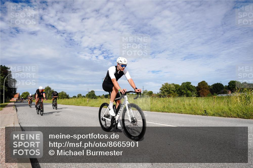 31.08.2025 - Elbe Triathlon Hamburg Michael Burmester http://msf.ph/oto/8665901 31.08.2025 10:21:40 Radfahren 736, 764, 766, 788, 895, 900, 907, 933, 986 meine-sportfotos.de
