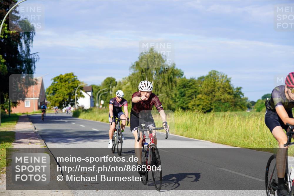 31.08.2025 - Elbe Triathlon Hamburg Michael Burmester http://msf.ph/oto/8665904 31.08.2025 09:33:02 Radfahren 184, 381, 495, 502 meine-sportfotos.de