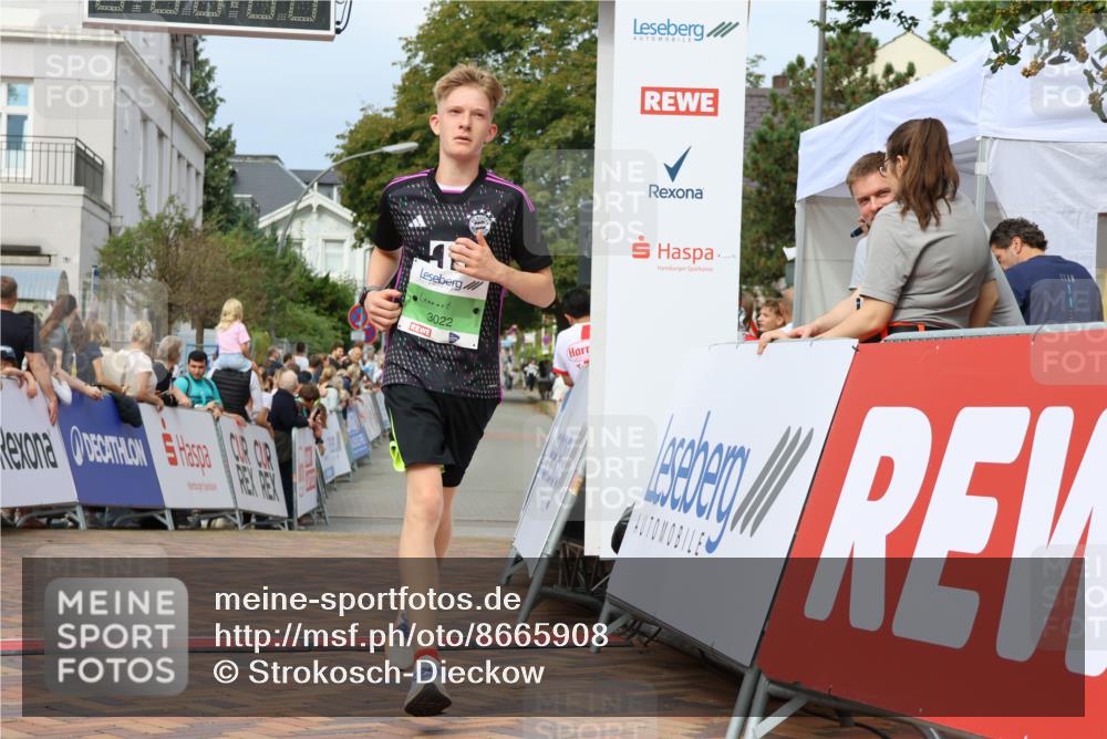 31.08.2025 - 21. Blankeneser Heldenlauf Strokosch-Dieckow http://msf.ph/oto/8665908 31.08.2025 10:59:07 Ziel 3295, 3426, 3022 meine-sportfotos.de