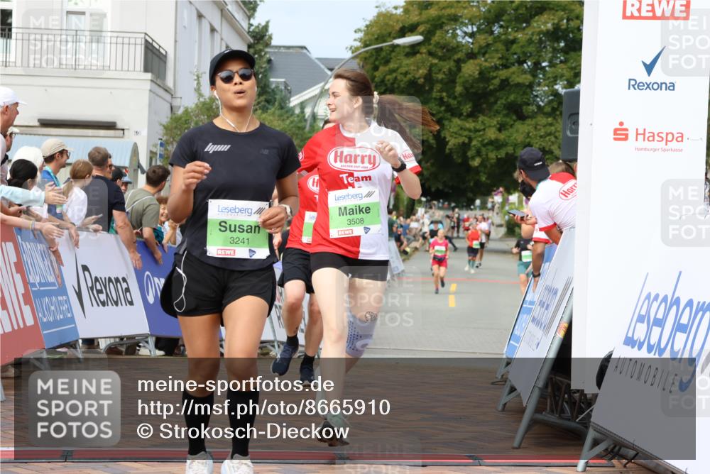 31.08.2025 - 21. Blankeneser Heldenlauf Strokosch-Dieckow http://msf.ph/oto/8665910 31.08.2025 11:17:44 Ziel 3241, 3279, 3508, 3507 meine-sportfotos.de