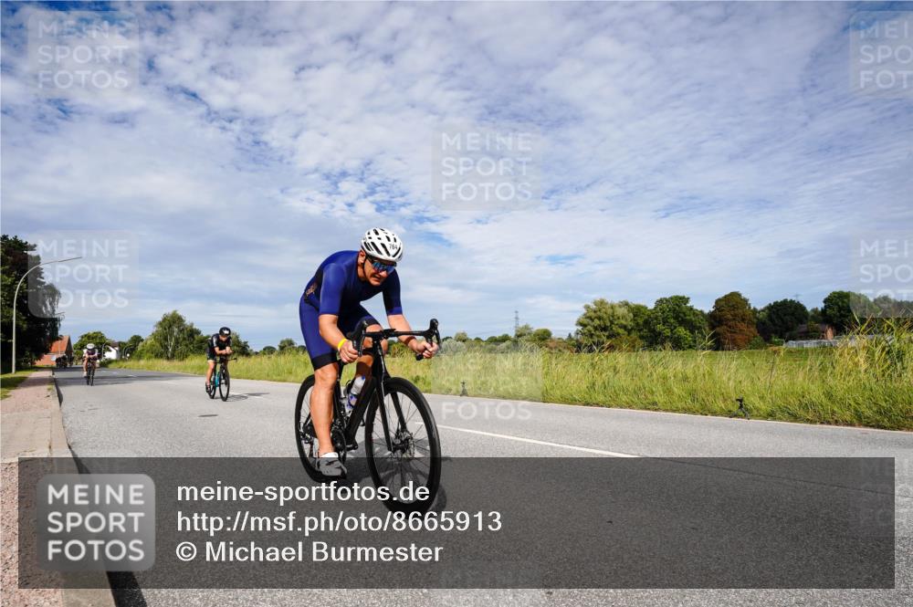 31.08.2025 - Elbe Triathlon Hamburg Michael Burmester http://msf.ph/oto/8665913 31.08.2025 10:21:45 Radfahren 764, 766, 788, 895, 900, 1001 meine-sportfotos.de