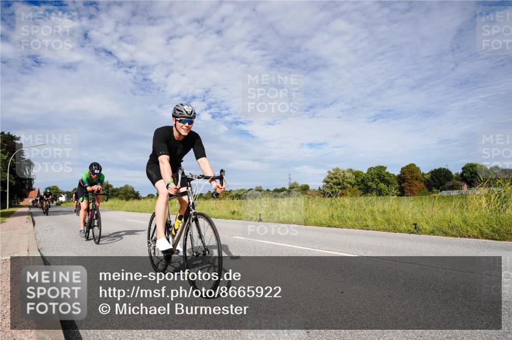 31.08.2025 - Elbe Triathlon Hamburg Michael Burmester http://msf.ph/oto/8665922 31.08.2025 10:21:54 Radfahren 654, 769, 796, 810, 814, 844, 849, 953, 1001, 1024, 1030 meine-sportfotos.de