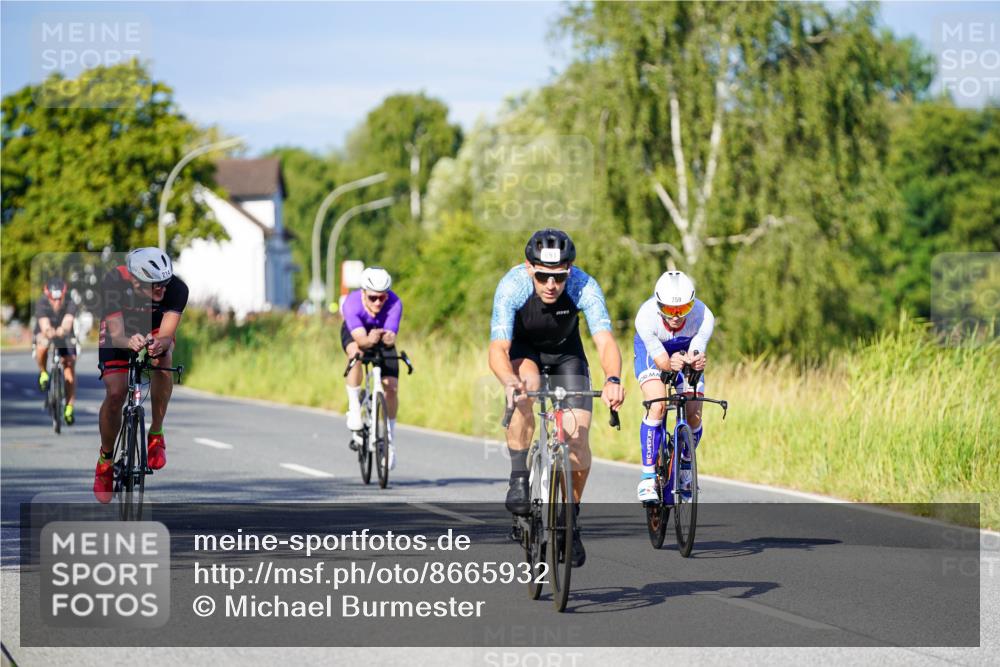 31.08.2025 - Elbe Triathlon Hamburg Michael Burmester http://msf.ph/oto/8665932 31.08.2025 09:33:14 Radfahren 214, 407, 493, 526, 531, 691, 759 meine-sportfotos.de