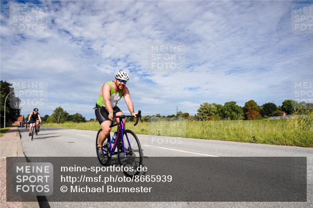 31.08.2025 - Elbe Triathlon Hamburg Michael Burmester http://msf.ph/oto/8665939 31.08.2025 10:22:00 Radfahren 769, 796, 810, 814, 842, 844, 1030, 1042, 1101 meine-sportfotos.de