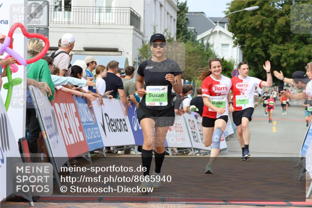 31.08.2025 - 21. Blankeneser Heldenlauf Strokosch-Dieckow http://msf.ph/oto/8665940 31.08.2025 11:17:43 Ziel 3241, 3279, 3508, 3507 meine-sportfotos.de