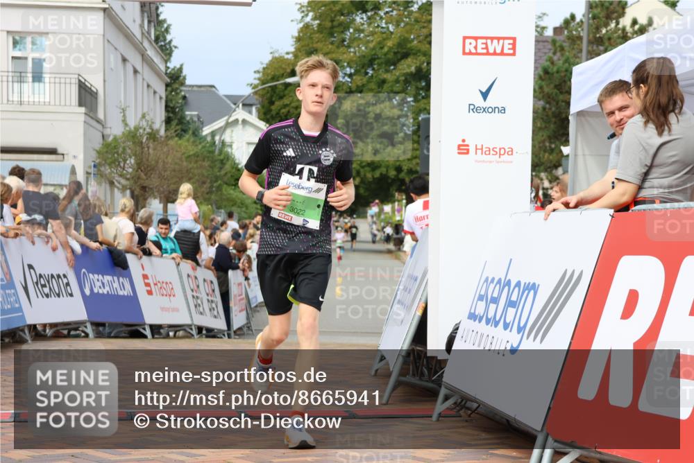 31.08.2025 - 21. Blankeneser Heldenlauf Strokosch-Dieckow http://msf.ph/oto/8665941 31.08.2025 10:59:07 Ziel 3295, 3426, 3022 meine-sportfotos.de