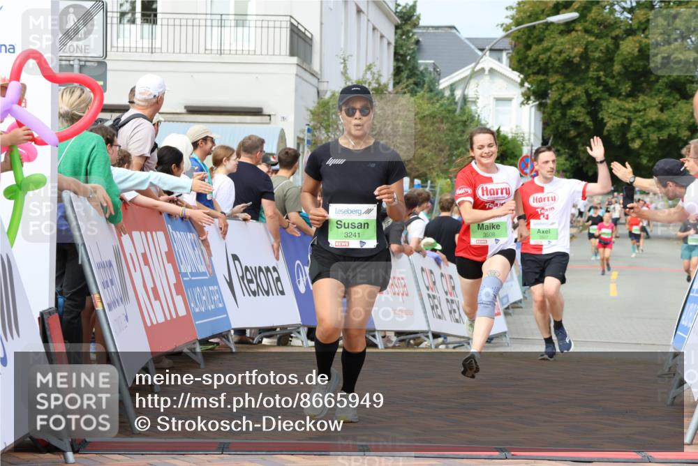 31.08.2025 - 21. Blankeneser Heldenlauf Strokosch-Dieckow http://msf.ph/oto/8665949 31.08.2025 11:17:43 Ziel 3241, 3279, 3508, 3507 meine-sportfotos.de