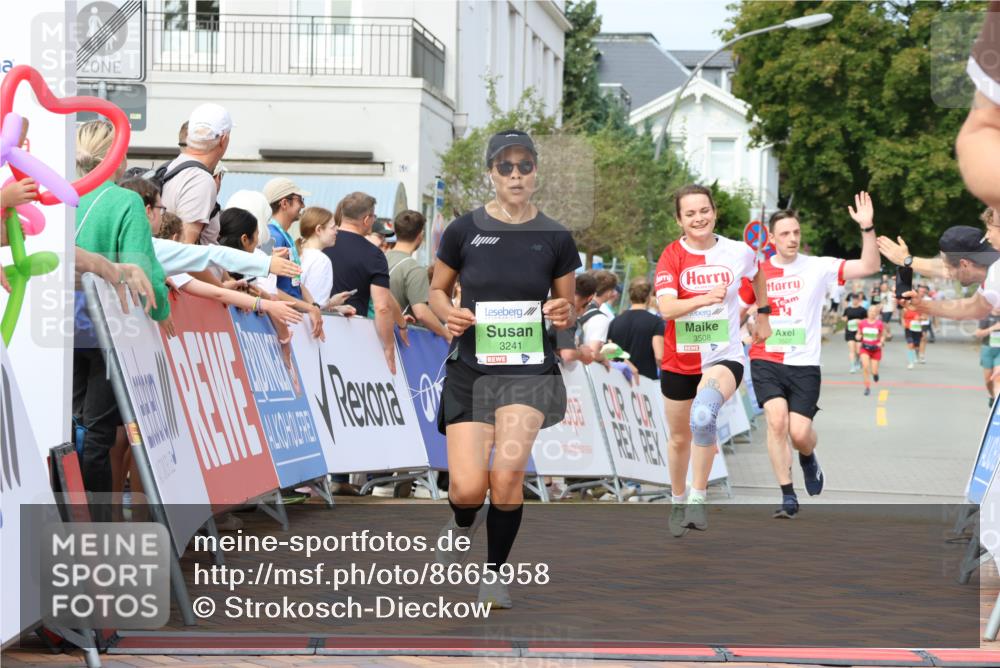 31.08.2025 - 21. Blankeneser Heldenlauf Strokosch-Dieckow http://msf.ph/oto/8665958 31.08.2025 11:17:43 Ziel 3241, 3279, 3508, 3507 meine-sportfotos.de