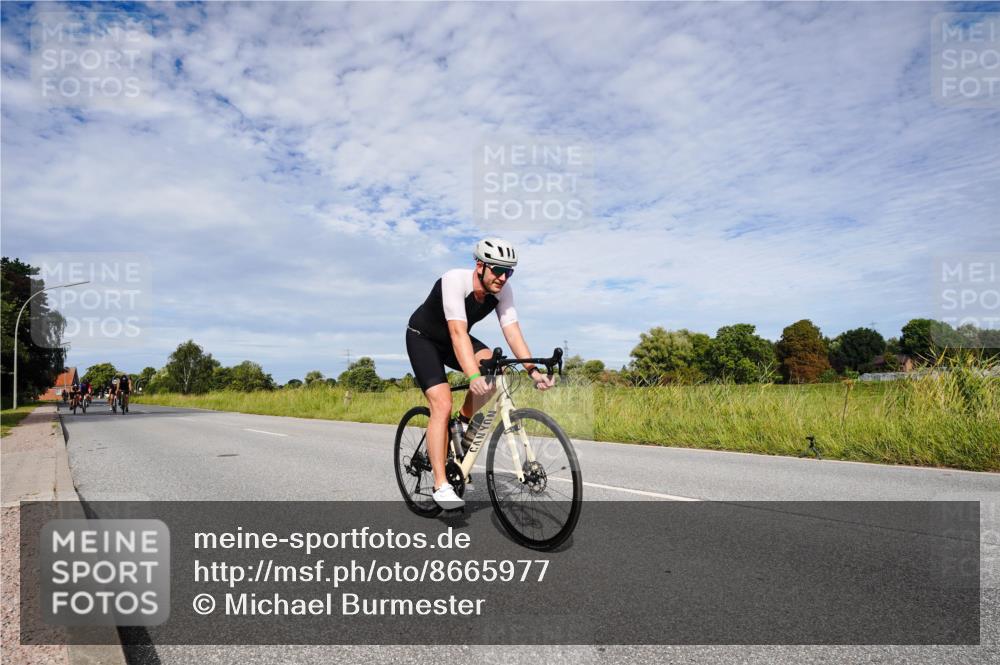 31.08.2025 - Elbe Triathlon Hamburg Michael Burmester http://msf.ph/oto/8665977 31.08.2025 10:22:29 Radfahren 612, 832, 899, 983, 1051, 1052 meine-sportfotos.de