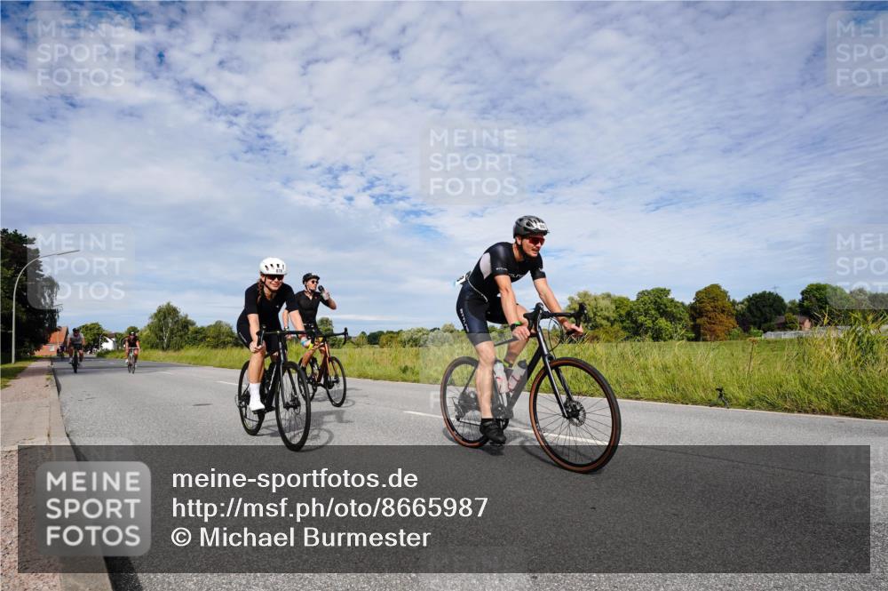 31.08.2025 - Elbe Triathlon Hamburg Michael Burmester http://msf.ph/oto/8665987 31.08.2025 10:22:38 Radfahren 400, 879, 939, 950, 984, 998, 1070 meine-sportfotos.de