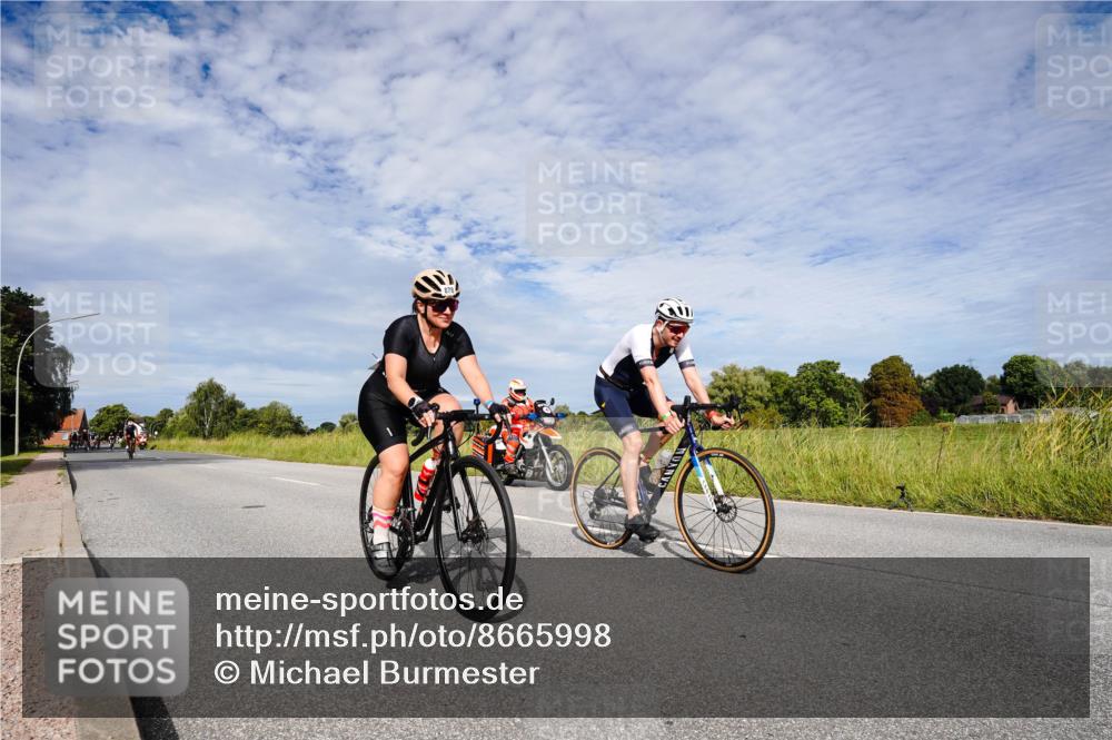 31.08.2025 - Elbe Triathlon Hamburg Michael Burmester http://msf.ph/oto/8665998 31.08.2025 10:22:51 Radfahren 805, 871, 878, 942, 963, 1007, 1048, 1067 meine-sportfotos.de