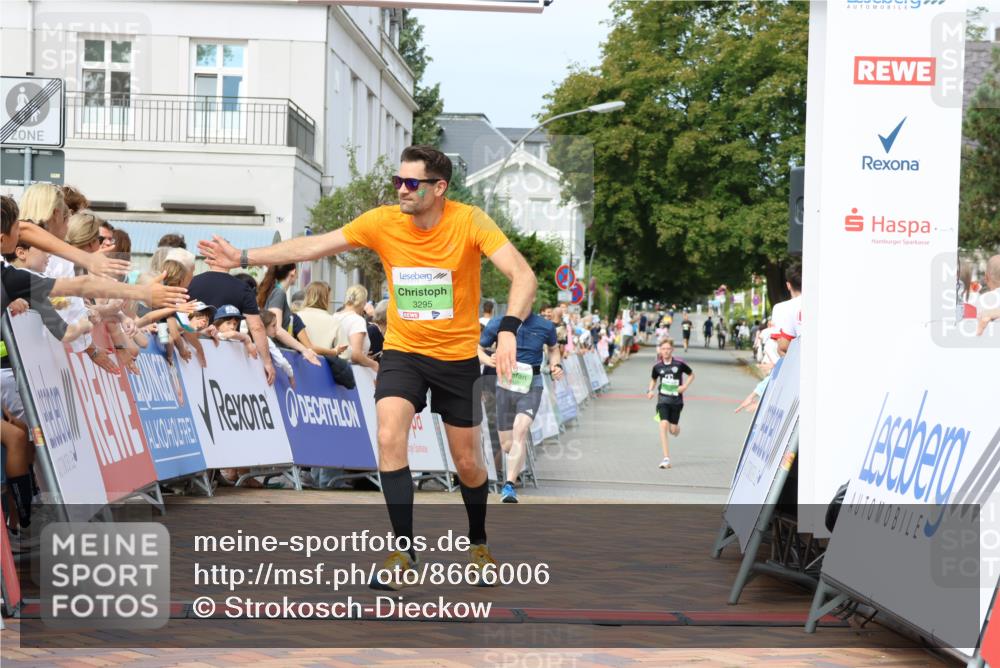31.08.2025 - 21. Blankeneser Heldenlauf Strokosch-Dieckow http://msf.ph/oto/8666006 31.08.2025 10:58:59 Ziel 3295, 3426 meine-sportfotos.de
