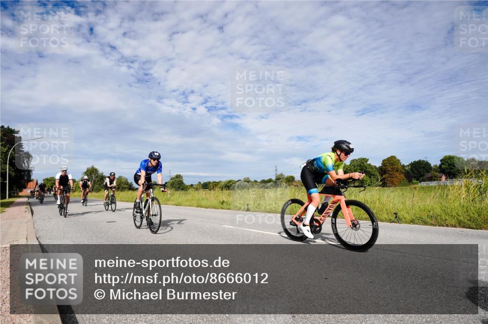 31.08.2025 - Elbe Triathlon Hamburg Michael Burmester http://msf.ph/oto/8666012 31.08.2025 10:22:58 Radfahren 698, 747, 762, 792, 805, 871, 942, 963, 971, 978, 1063, 1067, 1106 meine-sportfotos.de