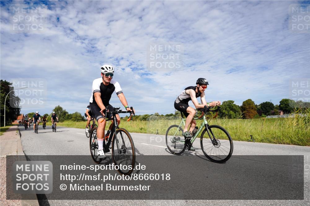 31.08.2025 - Elbe Triathlon Hamburg Michael Burmester http://msf.ph/oto/8666018 31.08.2025 10:22:59 Radfahren 698, 747, 762, 792, 805, 871, 942, 963, 971, 978, 995, 1063, 1067, 1106 meine-sportfotos.de
