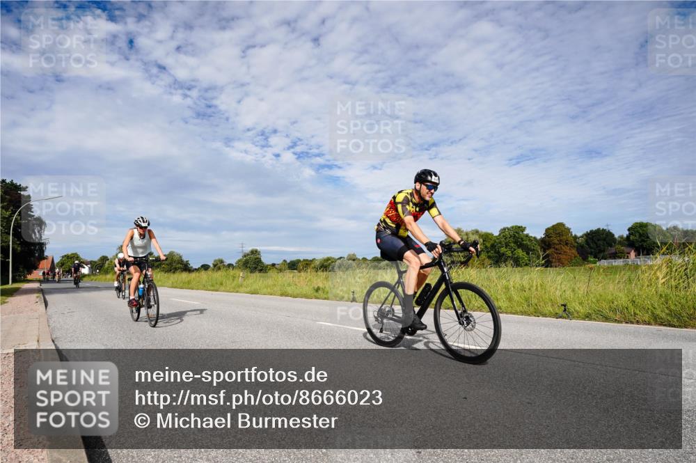 31.08.2025 - Elbe Triathlon Hamburg Michael Burmester http://msf.ph/oto/8666023 31.08.2025 10:23:01 Radfahren 698, 747, 762, 792, 942, 971, 978, 981, 995, 996, 1063, 1067, 1106 meine-sportfotos.de