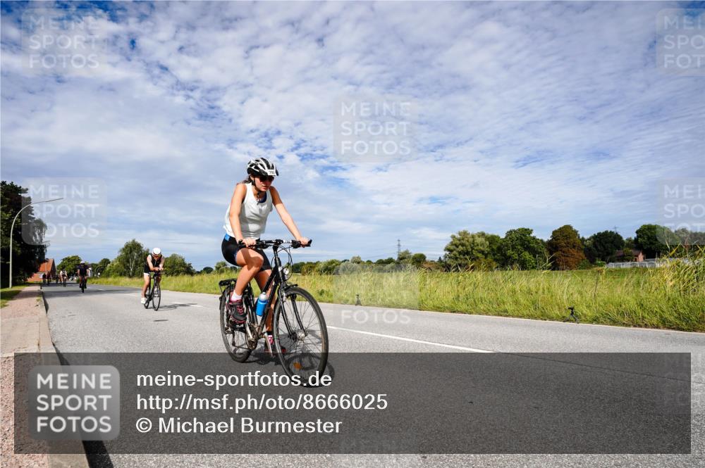 31.08.2025 - Elbe Triathlon Hamburg Michael Burmester http://msf.ph/oto/8666025 31.08.2025 10:23:02 Radfahren 698, 747, 762, 792, 971, 978, 981, 995, 996, 1063, 1106 meine-sportfotos.de