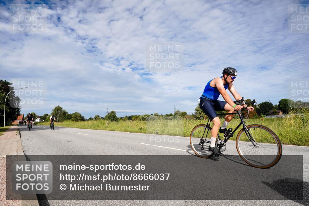 31.08.2025 - Elbe Triathlon Hamburg Michael Burmester http://msf.ph/oto/8666037 31.08.2025 10:23:09 Radfahren 965, 981, 989, 995, 996, 1049, 1077 meine-sportfotos.de
