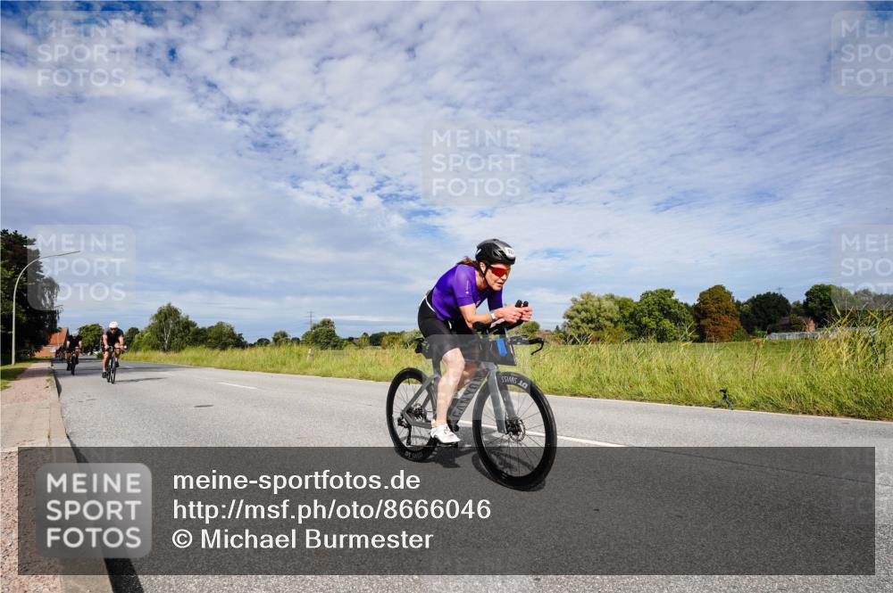 31.08.2025 - Elbe Triathlon Hamburg Michael Burmester http://msf.ph/oto/8666046 31.08.2025 10:23:17 Radfahren 922, 965, 989, 1016, 1056, 1086, 1107 meine-sportfotos.de
