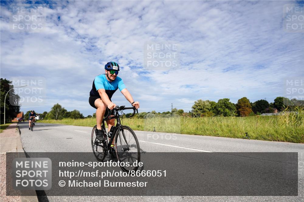 31.08.2025 - Elbe Triathlon Hamburg Michael Burmester http://msf.ph/oto/8666051 31.08.2025 10:23:21 Radfahren 812, 1016, 1056, 1086, 1088, 1107 meine-sportfotos.de