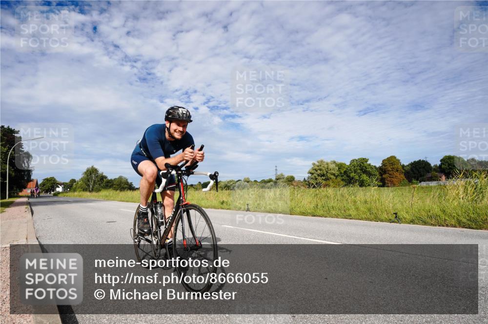 31.08.2025 - Elbe Triathlon Hamburg Michael Burmester http://msf.ph/oto/8666055 31.08.2025 10:23:22 Radfahren 812, 1016, 1086, 1088, 1107 meine-sportfotos.de