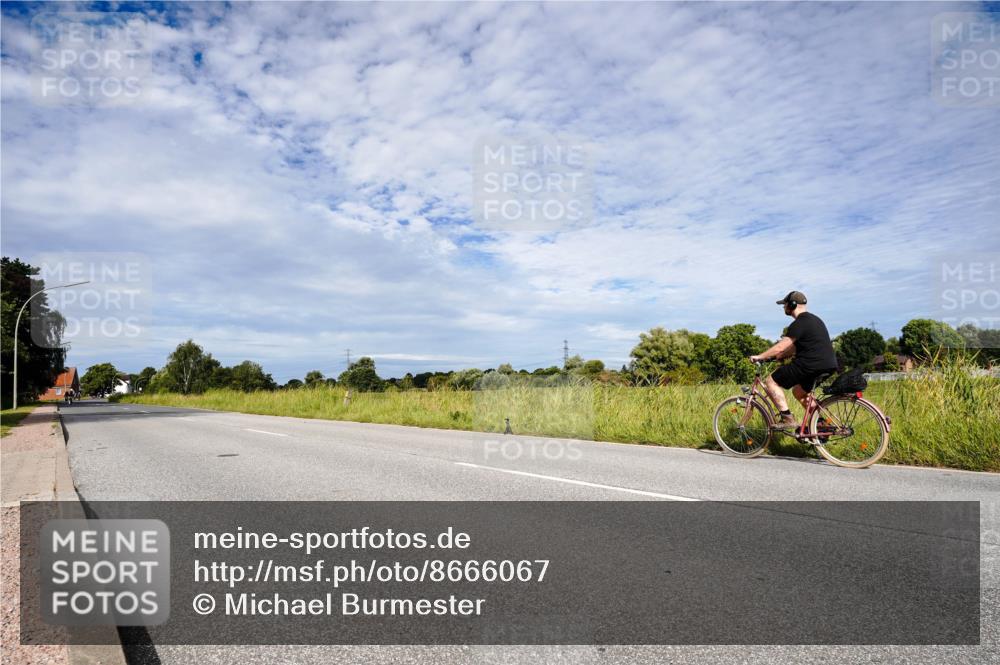 31.08.2025 - Elbe Triathlon Hamburg Michael Burmester http://msf.ph/oto/8666067 31.08.2025 10:23:33 Radfahren 399, 836, 1037, 1093 meine-sportfotos.de