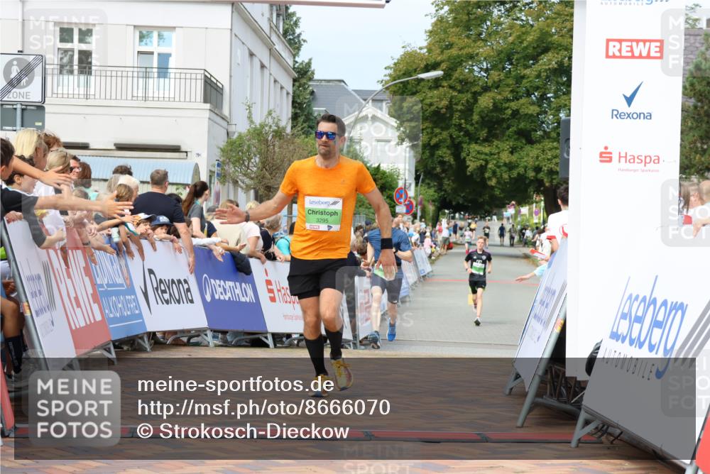 31.08.2025 - 21. Blankeneser Heldenlauf Strokosch-Dieckow http://msf.ph/oto/8666070 31.08.2025 10:58:59 Ziel 3295, 3426 meine-sportfotos.de
