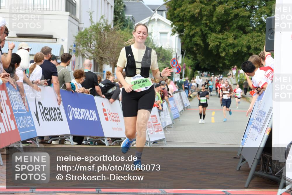 31.08.2025 - 21. Blankeneser Heldenlauf Strokosch-Dieckow http://msf.ph/oto/8666073 31.08.2025 11:17:32 Ziel 3536, 3243 meine-sportfotos.de