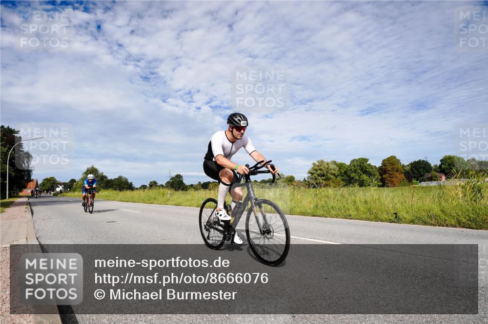 31.08.2025 - Elbe Triathlon Hamburg Michael Burmester http://msf.ph/oto/8666076 31.08.2025 10:23:47 Radfahren 818, 945, 1065, 1091, 1095, 1109 meine-sportfotos.de