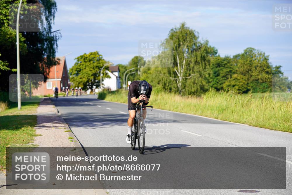 31.08.2025 - Elbe Triathlon Hamburg Michael Burmester http://msf.ph/oto/8666077 31.08.2025 09:33:52 Radfahren 458, 655 meine-sportfotos.de