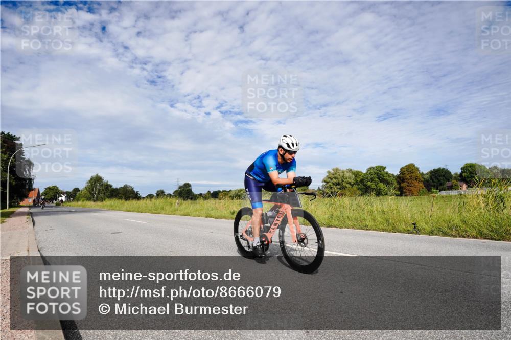 31.08.2025 - Elbe Triathlon Hamburg Michael Burmester http://msf.ph/oto/8666079 31.08.2025 10:23:48 Radfahren 704, 818, 945, 1091, 1095, 1109 meine-sportfotos.de