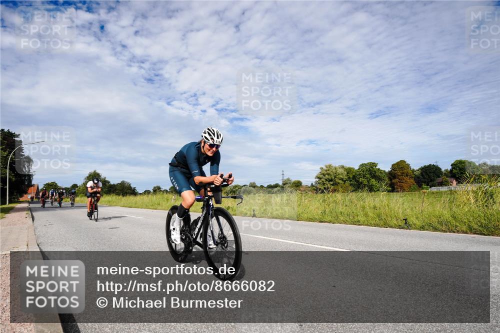 31.08.2025 - Elbe Triathlon Hamburg Michael Burmester http://msf.ph/oto/8666082 31.08.2025 10:23:53 Radfahren 704, 818, 861, 914, 926, 1031, 1043, 1109 meine-sportfotos.de