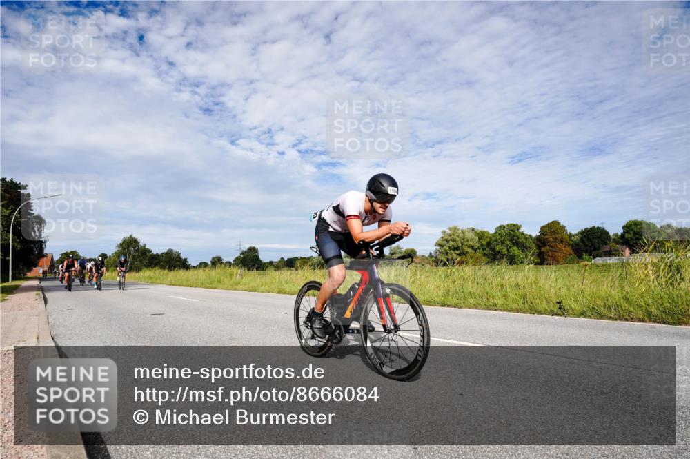 31.08.2025 - Elbe Triathlon Hamburg Michael Burmester http://msf.ph/oto/8666084 31.08.2025 10:23:54 Radfahren 704, 818, 861, 914, 926, 1031, 1043, 1109 meine-sportfotos.de