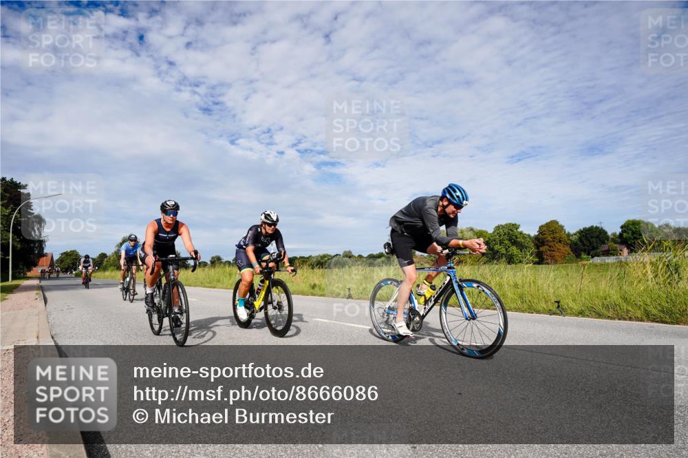 31.08.2025 - Elbe Triathlon Hamburg Michael Burmester http://msf.ph/oto/8666086 31.08.2025 10:23:56 Radfahren 704, 741, 818, 861, 914, 926, 961, 1031, 1043, 1109 meine-sportfotos.de