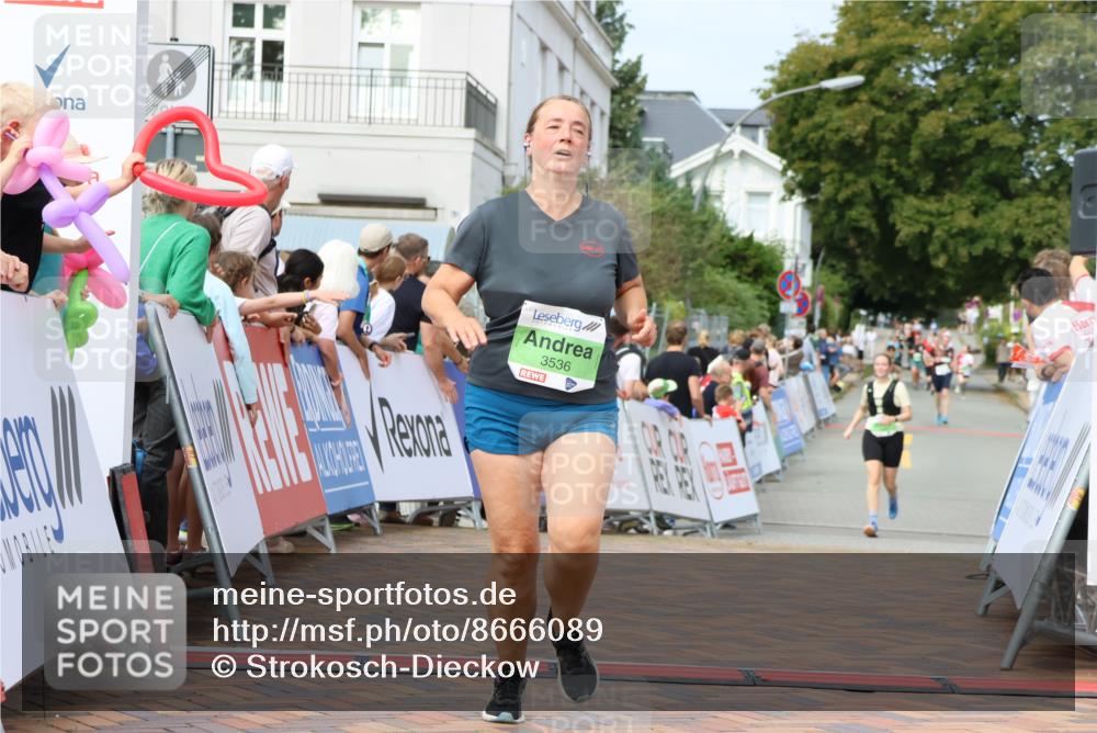 31.08.2025 - 21. Blankeneser Heldenlauf Strokosch-Dieckow http://msf.ph/oto/8666089 31.08.2025 11:17:26 Ziel 3536, 3612 meine-sportfotos.de