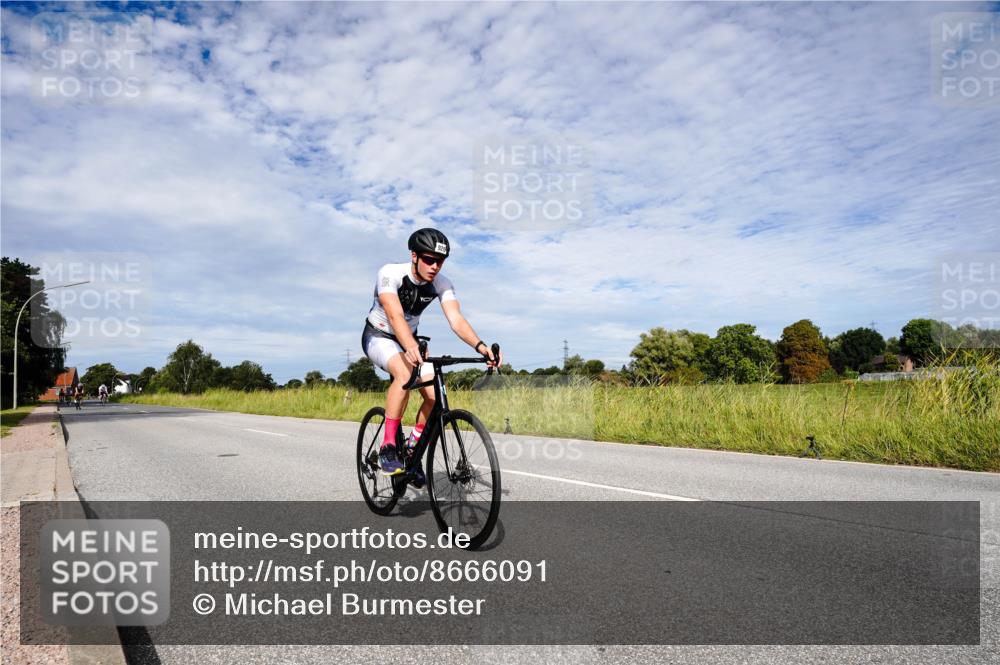 31.08.2025 - Elbe Triathlon Hamburg Michael Burmester http://msf.ph/oto/8666091 31.08.2025 10:23:58 Radfahren 704, 741, 752, 861, 914, 926, 961, 1031, 1043 meine-sportfotos.de