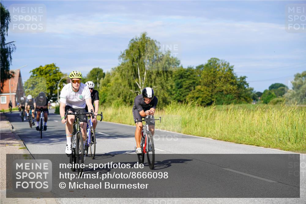 31.08.2025 - Elbe Triathlon Hamburg Michael Burmester http://msf.ph/oto/8666098 31.08.2025 09:34:04 Radfahren 319, 367, 416, 480, 515, 516, 545, 682, 696 meine-sportfotos.de
