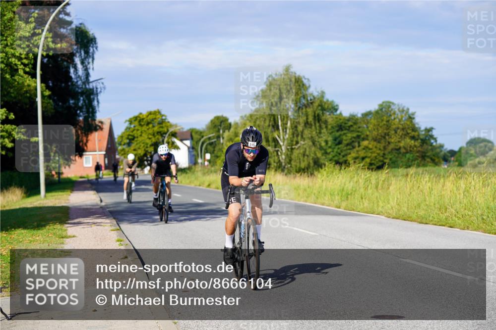 31.08.2025 - Elbe Triathlon Hamburg Michael Burmester http://msf.ph/oto/8666104 31.08.2025 09:34:06 Radfahren 319, 367, 416, 480, 515, 516, 545, 696 meine-sportfotos.de